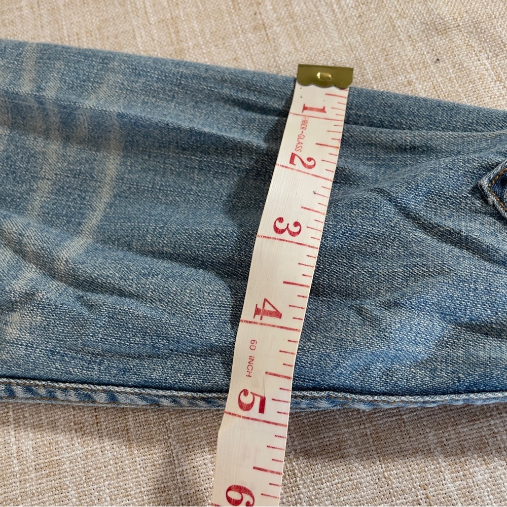 Vintage Western Denim Blue Floral Embroidered Denim Shirt - Cowgirl Chic! 🌸🤠- Picture 13 of 16